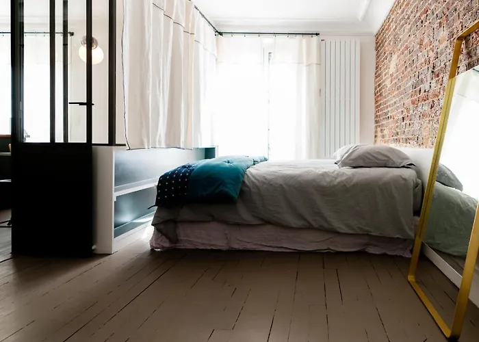 Charming In Montmartre Near Sacre Coeur Апартаменты *