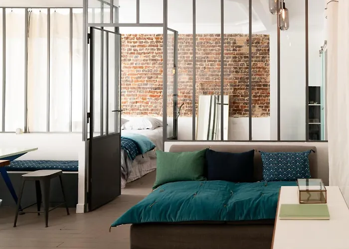 Charming In Montmartre Near Sacre Coeur *