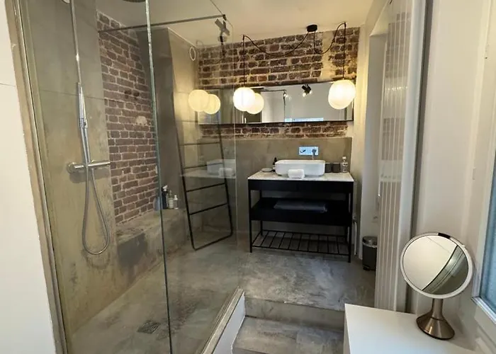 Charming In Montmartre Near Sacre Coeur Апартаменты Париж